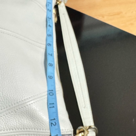 Authentic Michael khors a cross body bag - Picture 10 of 11